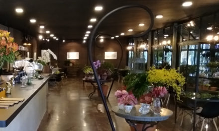 PEDROTTI Café com Flores no Alto da Lapa